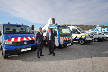 el port de barcelona incorpora 10 vehículos con etiqueta energética eco